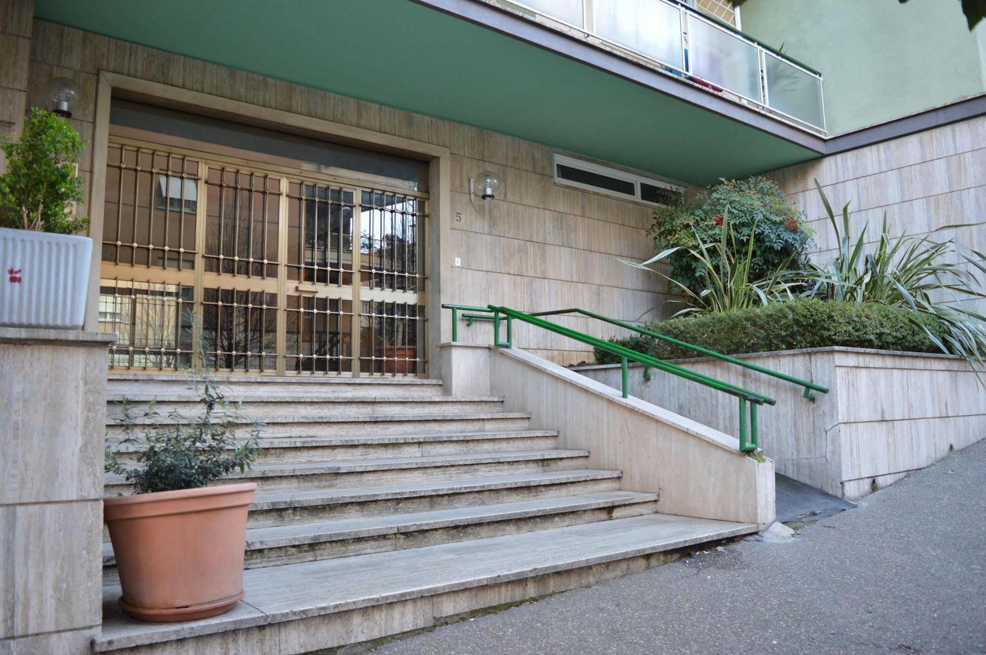 Domus Italiana Hotel Rome Exterior photo